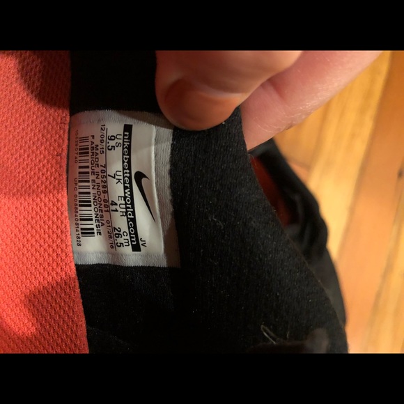 Nike polka dot gym shoes 9.5 - Picture 3 of 5